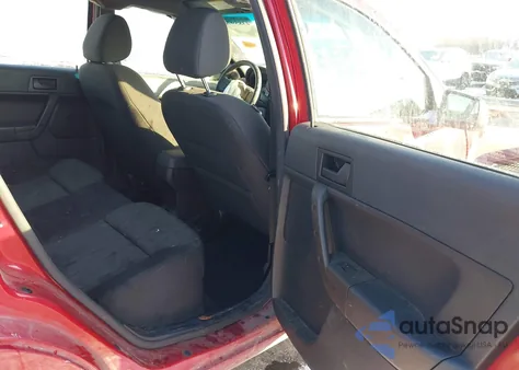 2010 Ford Focus Se из США, поврежденный, VIN 1FAHP3FN3AW140468